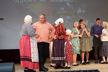 В поддержку театрального движения